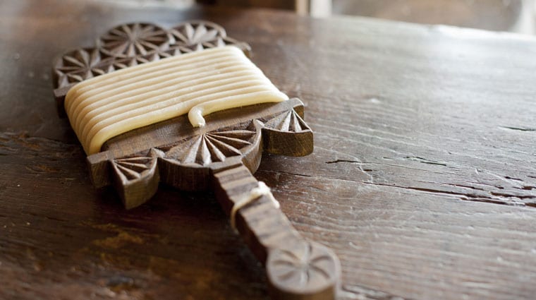 un outil traditionnel au musée du gâteau basque